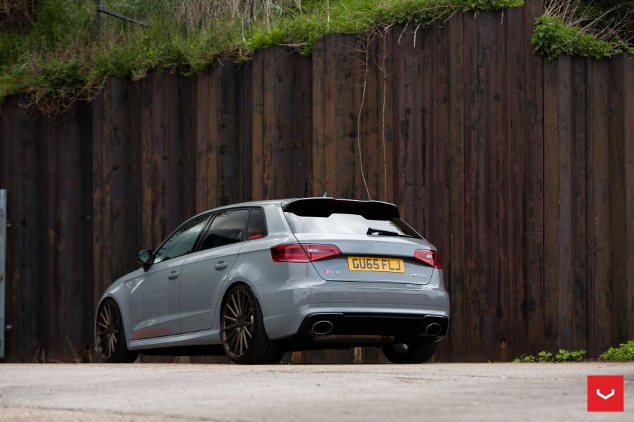 Audi RS3 Sportback on Vossen Wheels (VFS2) 2016 года  (фото 10 из 47)
